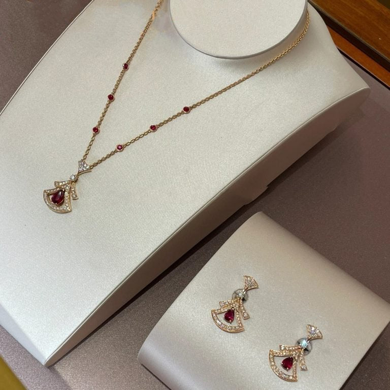 DIANA DREAM NECKLACE CARNELIAN DIAMOND PINK GOLD