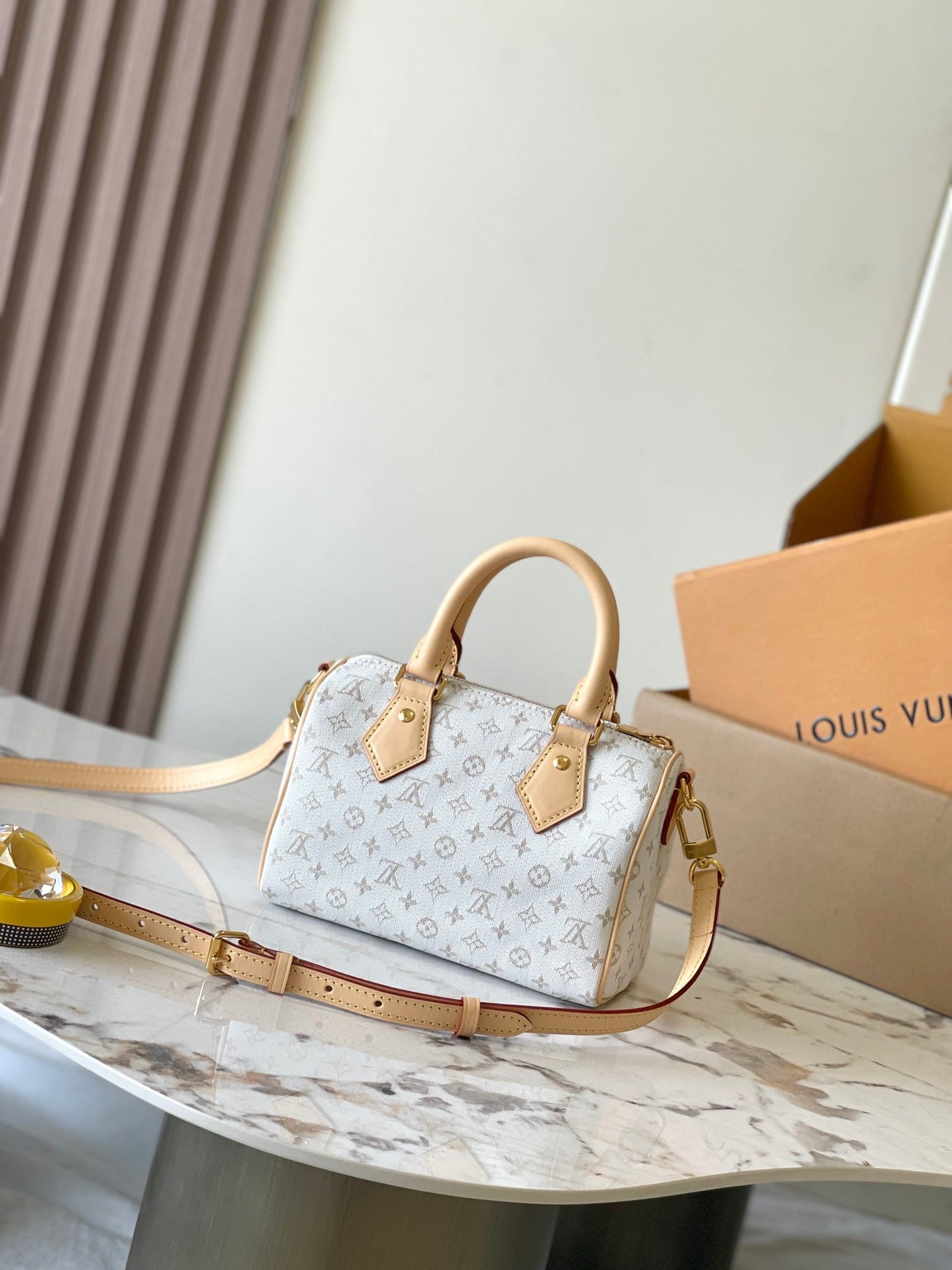 SPEEDY BANDOULI¨¨RE 20 IN WHITE MONOGRAM JACQUARD AND BEIGE CALFSKIN TRIM