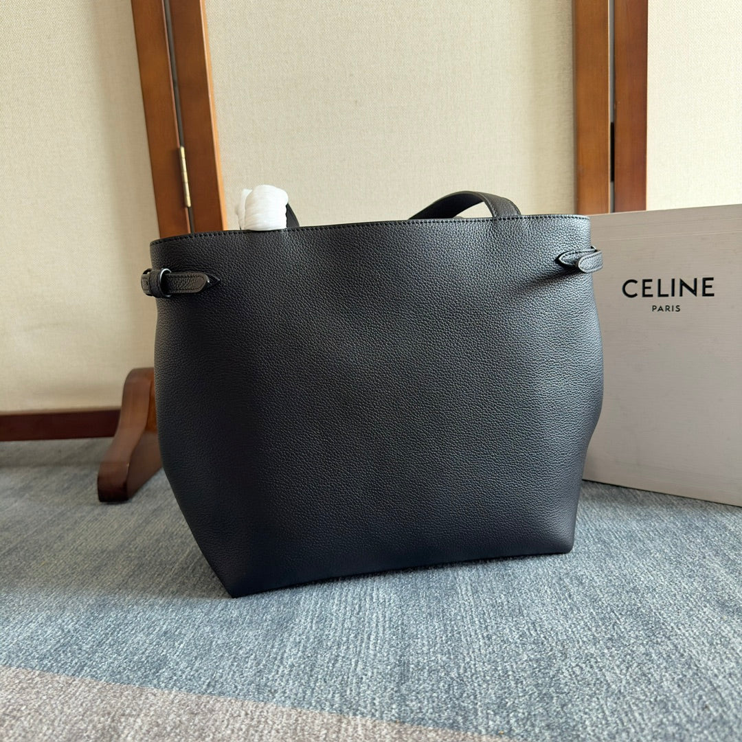 SMALL CABAS ANA?S CUIR TRIOMPHE 28 IN BLACK GRAINED CALFSKIN