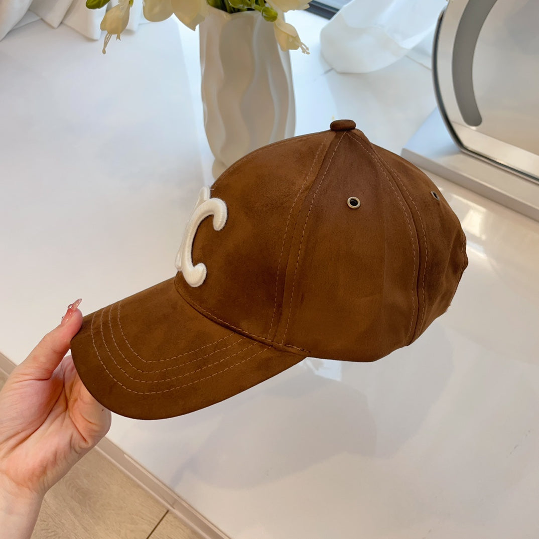 Celin Cap Brown Veau Velours 210394