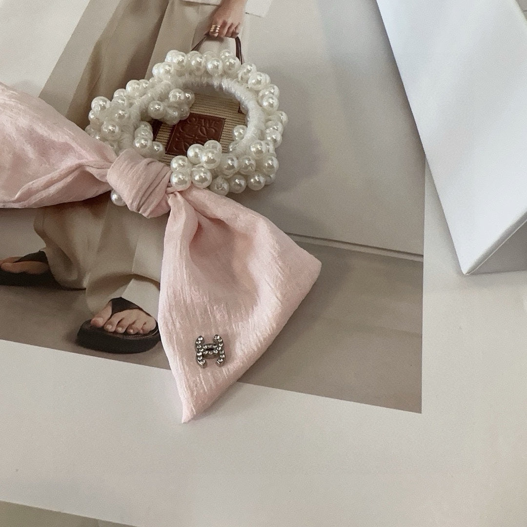 LIGHT PINK WRINKLED FABRIC WITH PEARL SCRUNCHIE 358300