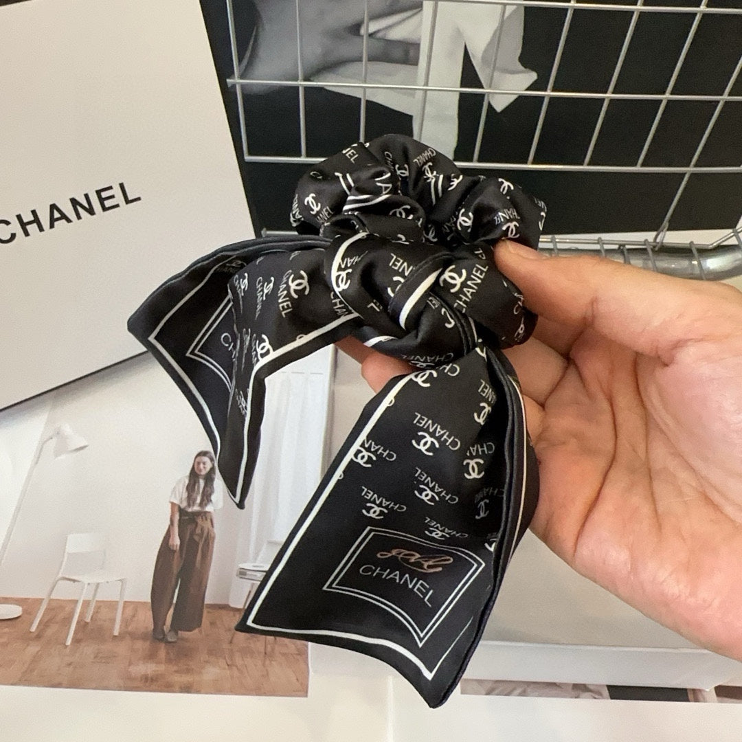 BLACK SILK SCRUNCHIES 432899