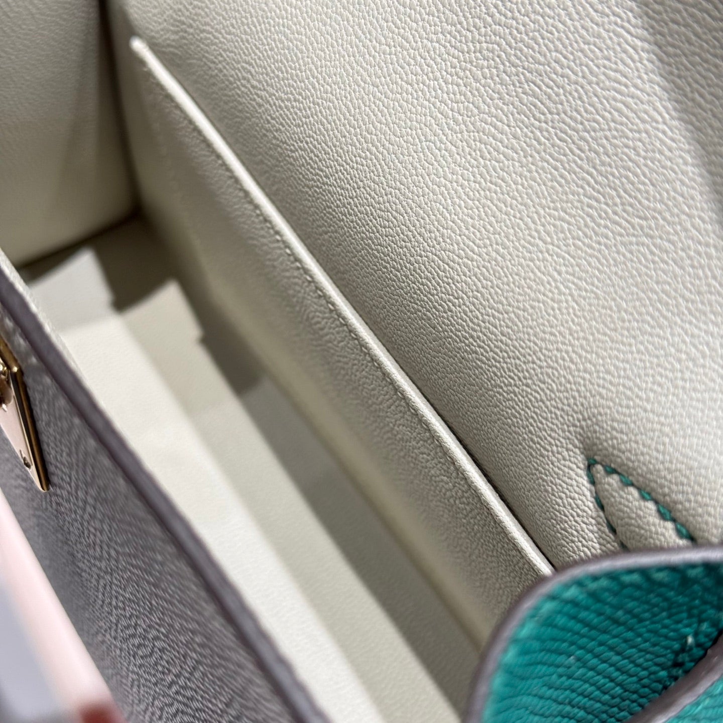 HM Mini Kelly 19 Pearl Gray Epsom 243140