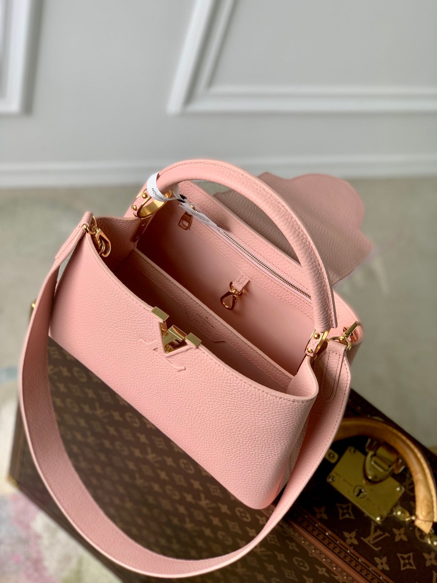 capucines bb 27 rose pink taurillon leather gold hardware