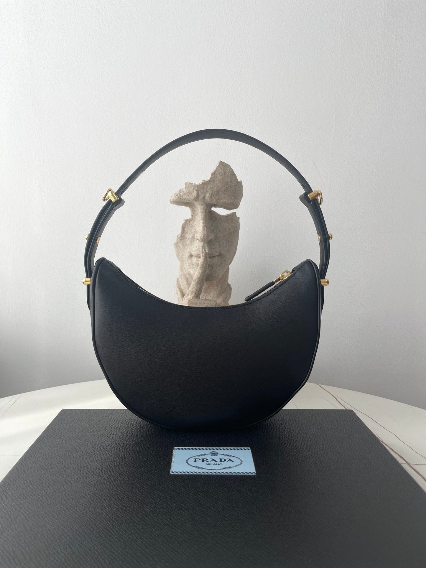 PRA ARQU¨¦ 22 SHOULDER BAG IN BLACK LEATHER