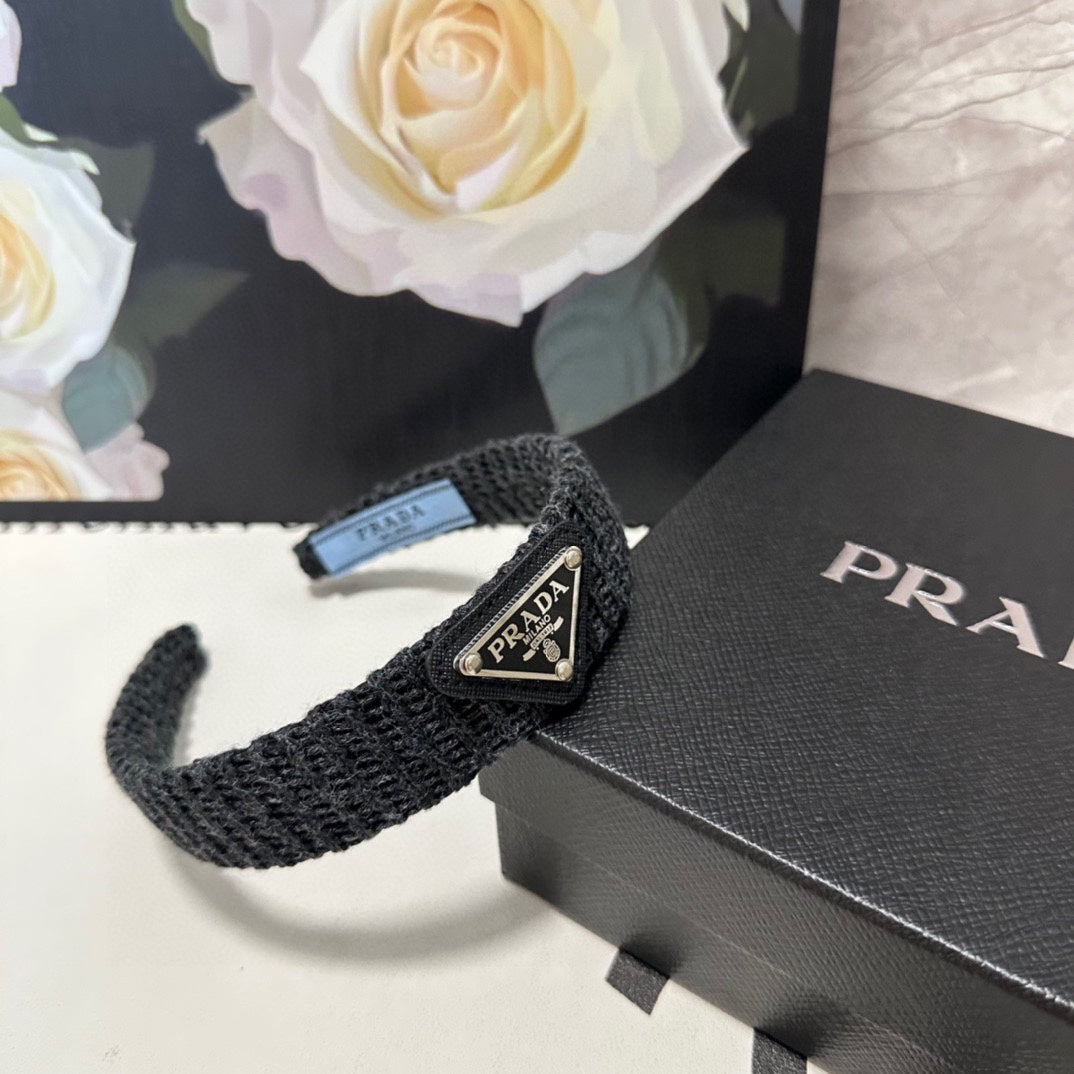 HAIRBAND IN BLACK KNITTED WOOL 381465