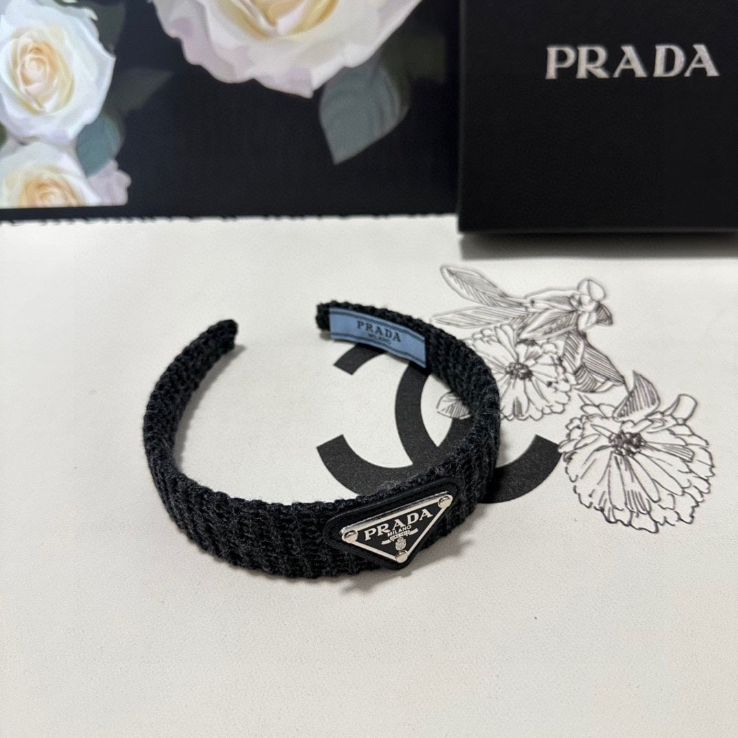 HAIRBAND IN BLACK KNITTED WOOL 381465