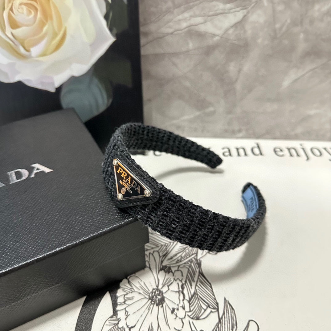 HAIRBAND IN BLACK KNITTED WOOL 381465