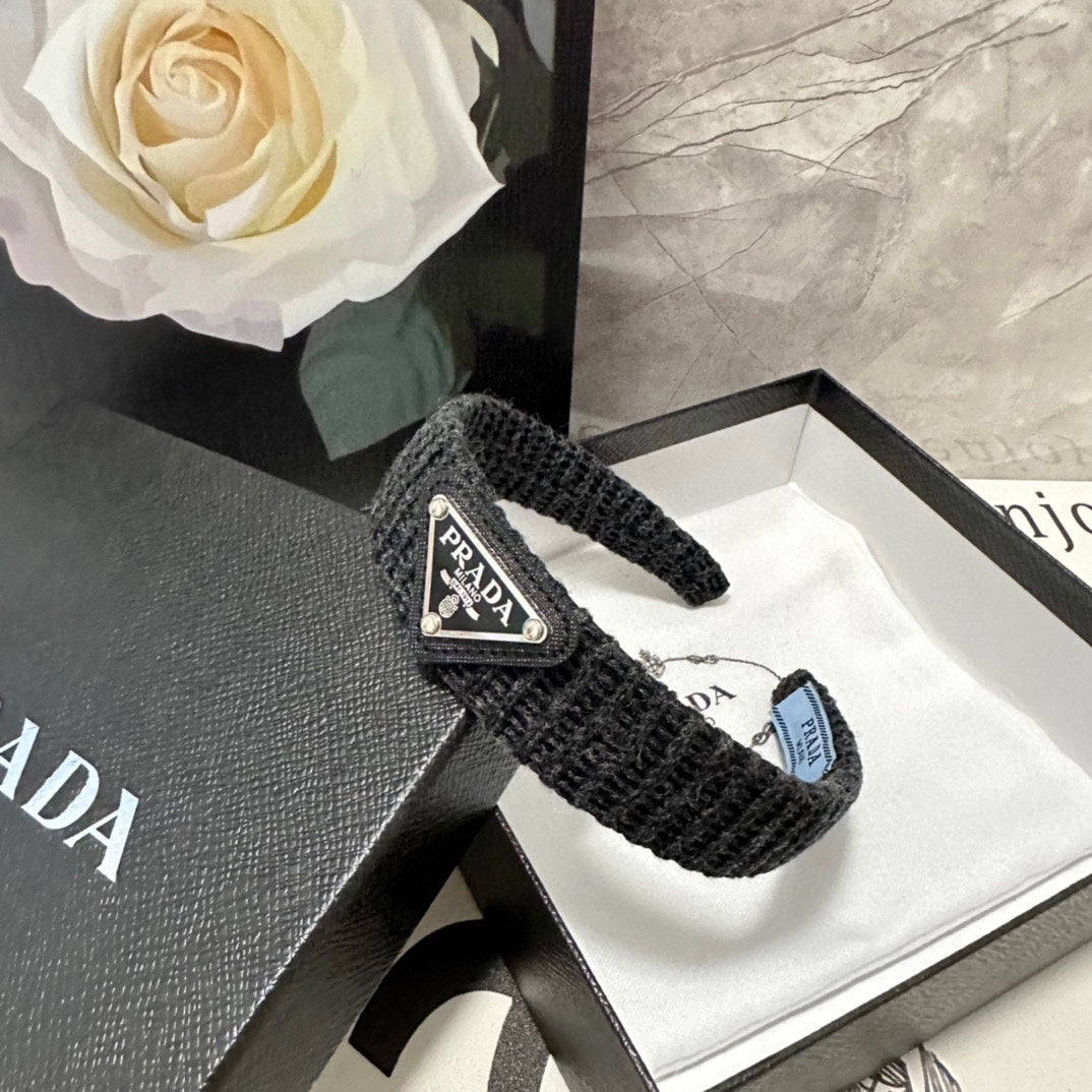 HAIRBAND IN BLACK KNITTED WOOL 381465