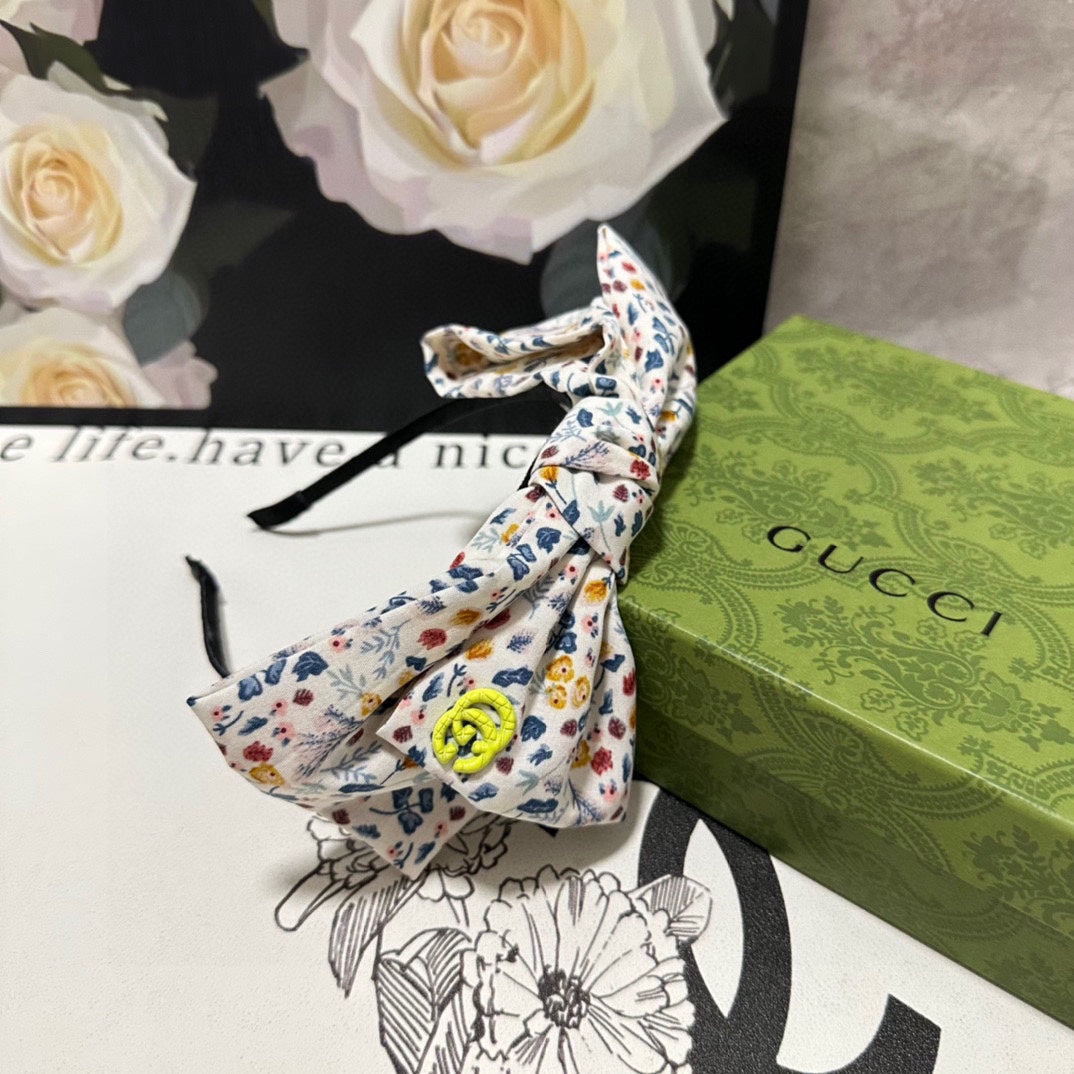 HAIRBAND IN WHITE FLORAL FABRIC 385855