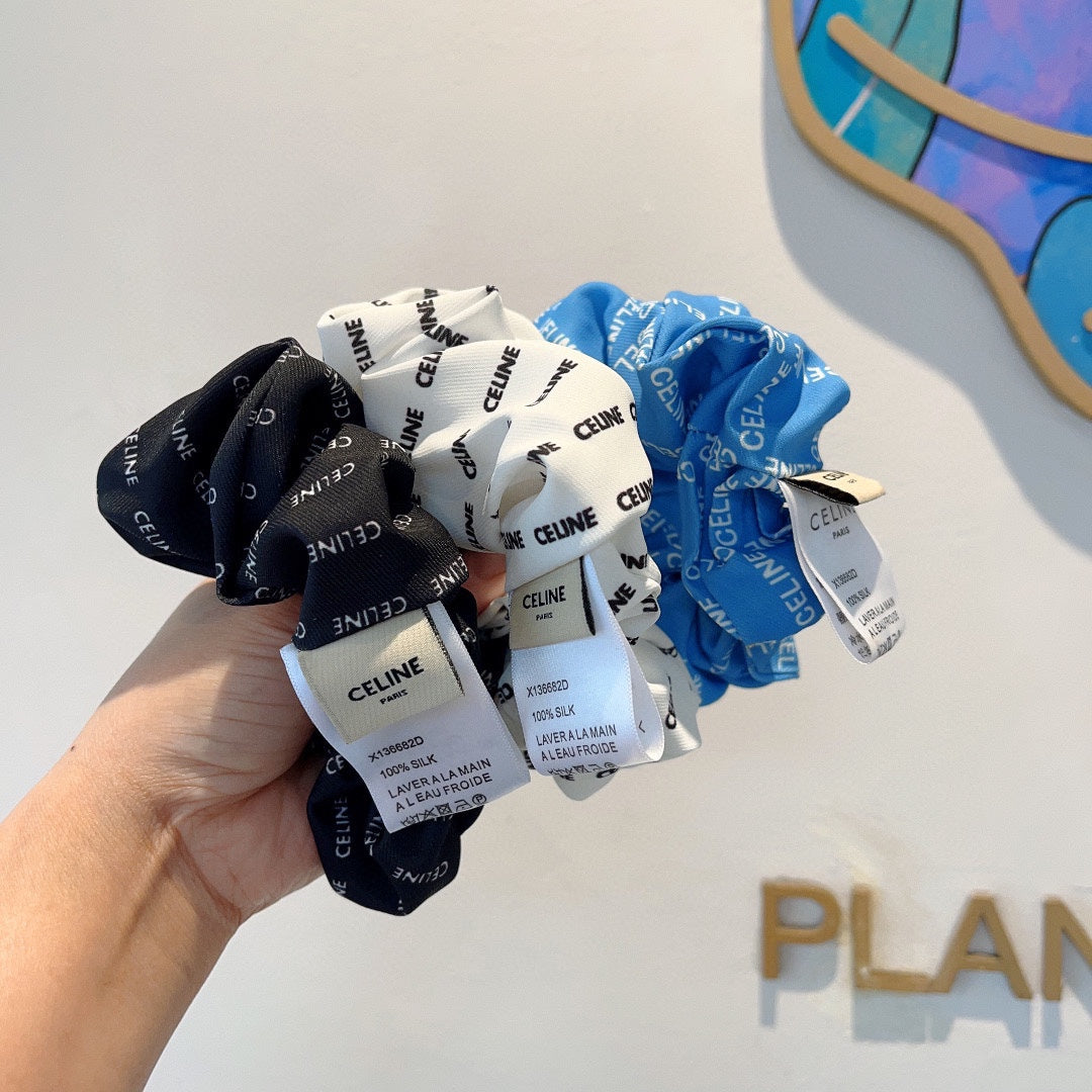 WHITE WRINKLED FABRIC SCRUNCHIE 358224