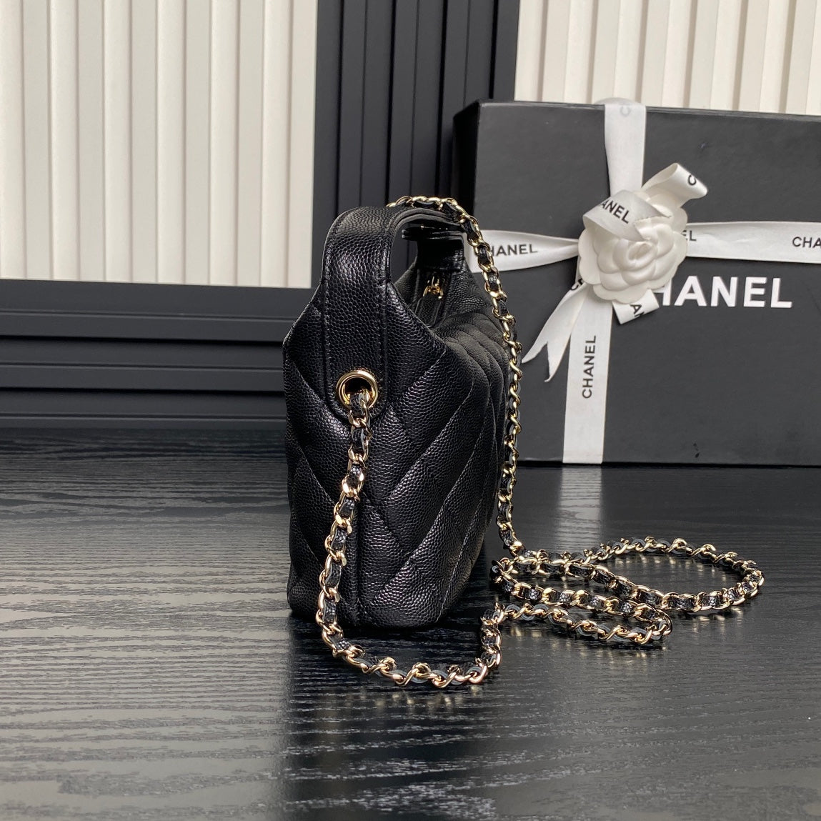 CC 25C Hobo Bag 21.5cm Top Handle Black Grained Calfskin