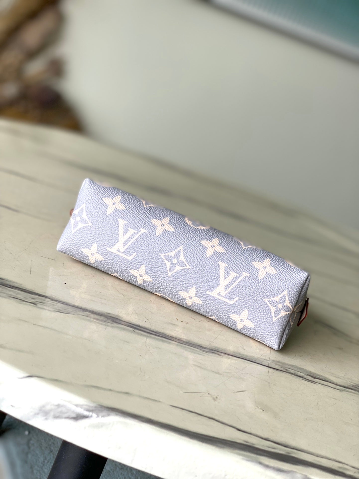 POCHETTE COSM¨¦TIQUE PM 19 IN GRAY CREAM MONOGRAM TRIANON CANVAS