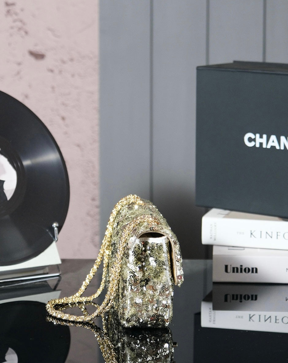 25C Flap Bag 21cm Dense Sequin White Calfskin