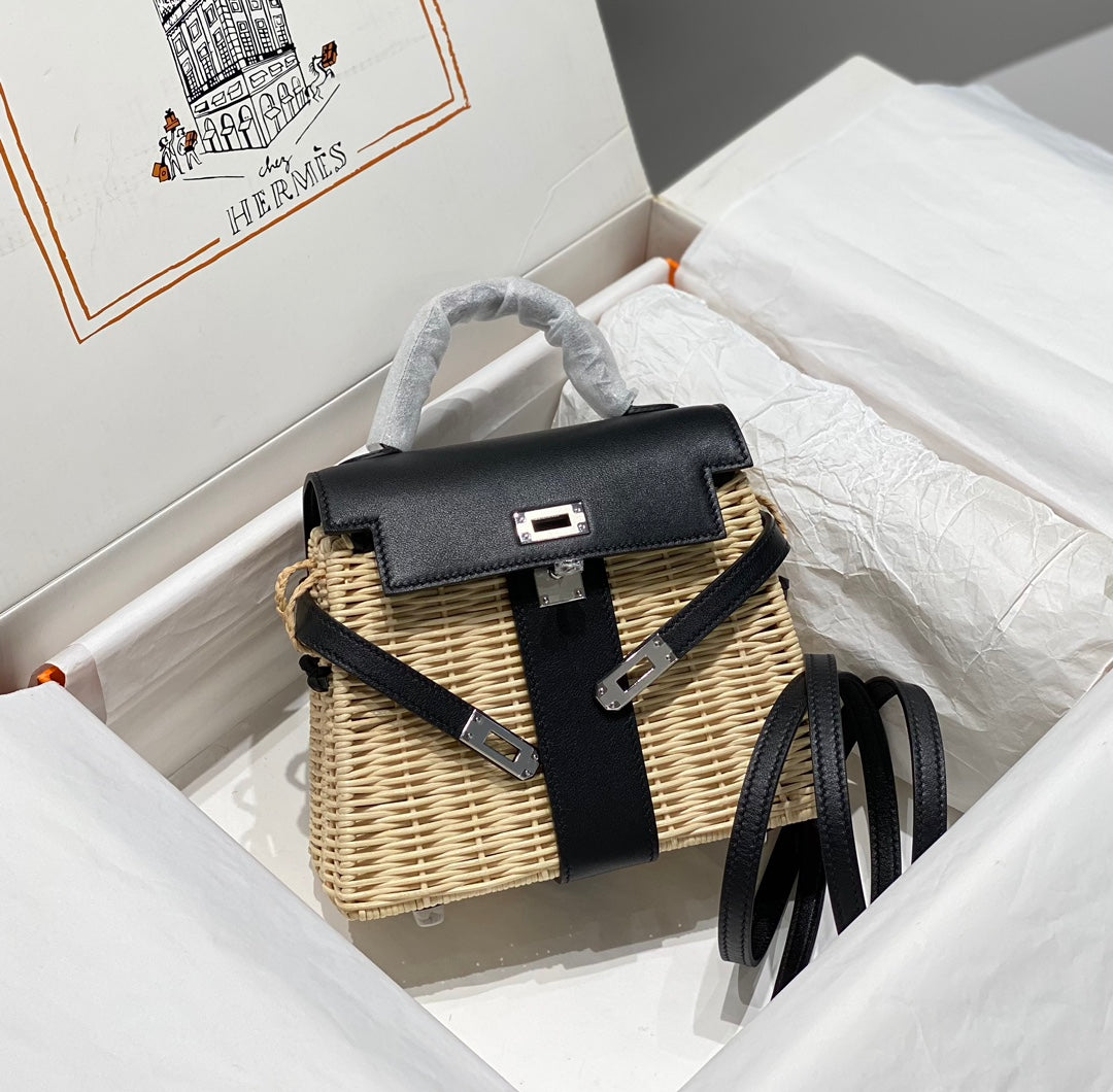 HM KELLY 20 PICNIC BLACK BAMBOO AND RATTAN