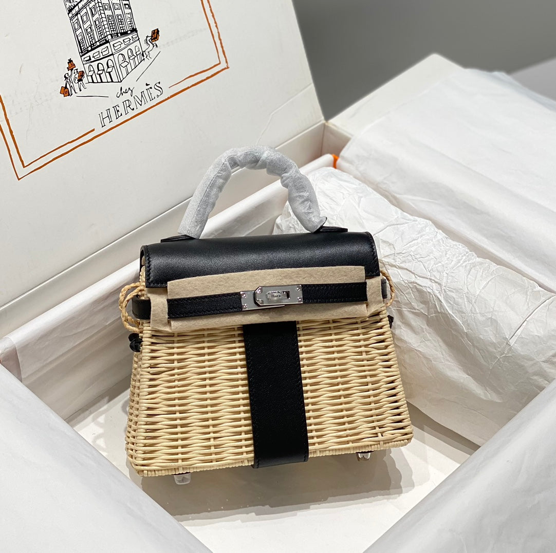 HM KELLY 20 PICNIC BLACK BAMBOO AND RATTAN
