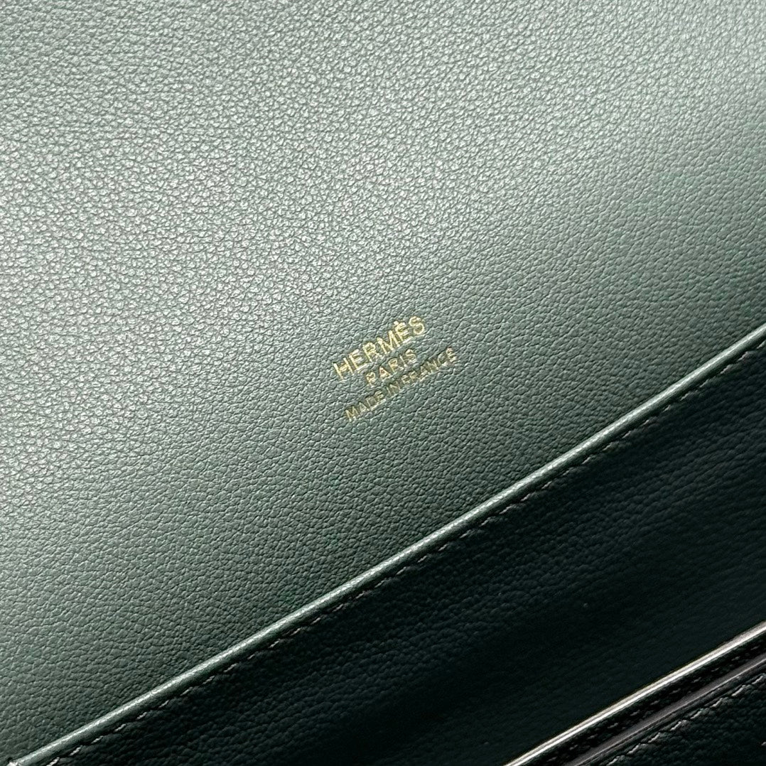 HM SAC ROULIS 18 ALMOND GREEN EVERCOLOR CALFSKIN 237566