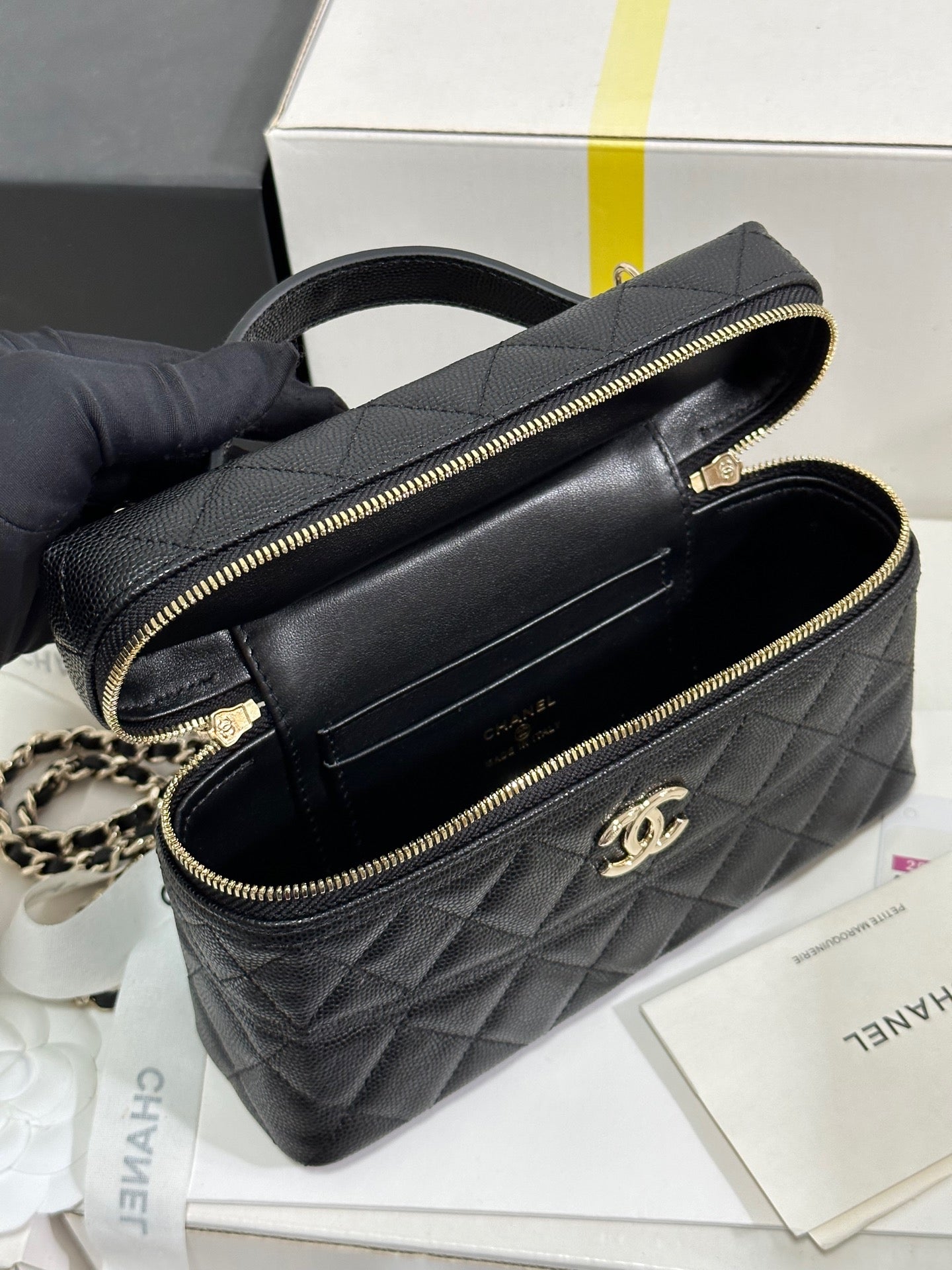 CC 25C Vanity Case 19.5cm Black Calfskin Silver Hardware 243640