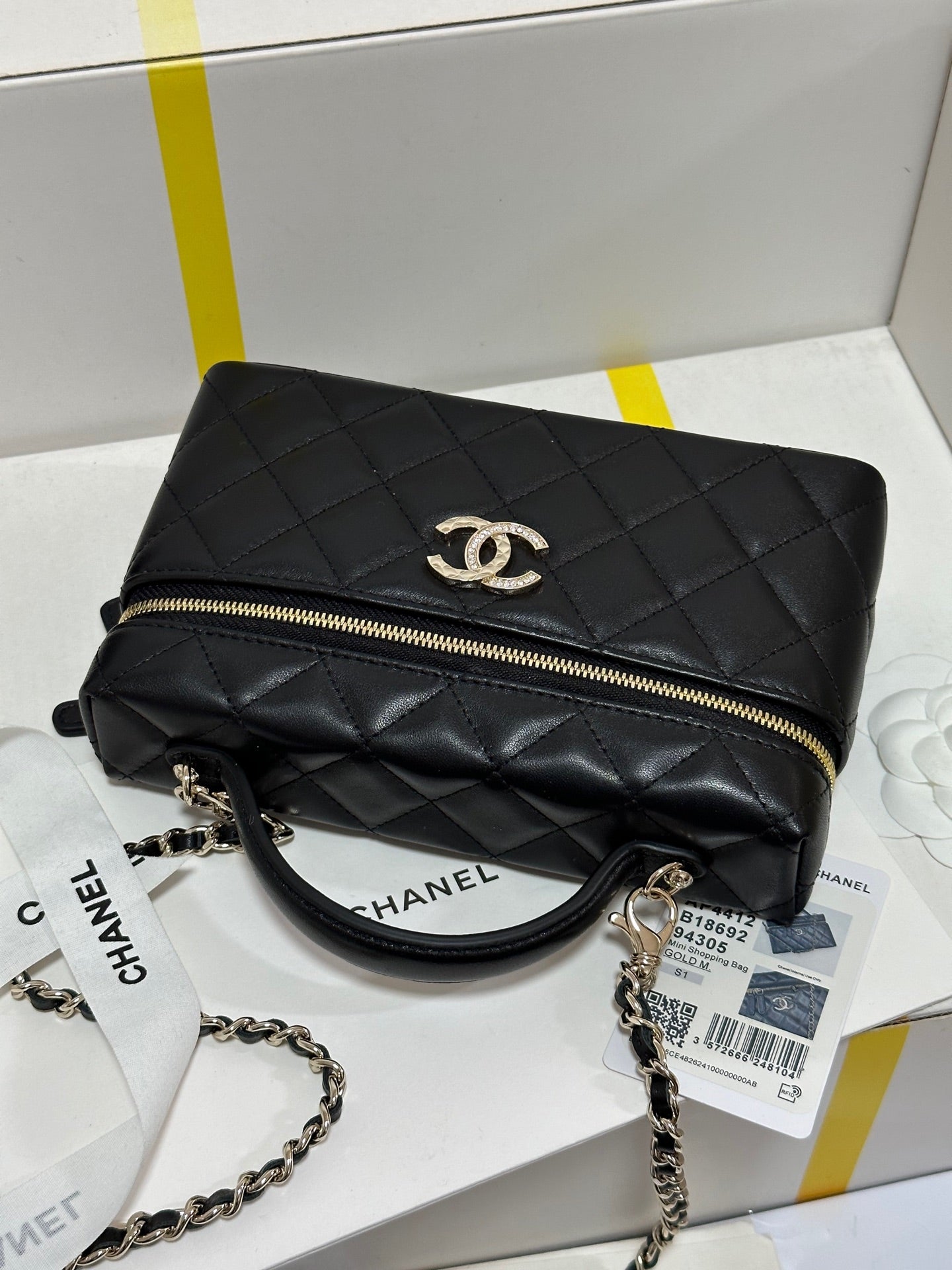 CC 25C Vanity Case 19.5cm Black Hanel Sheepskin Light Gold Hardware