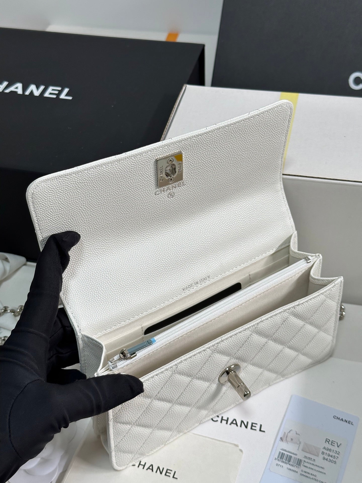 CC 25P Wallet Woc Handle 17cm White Leather Silver Hardware 243442
