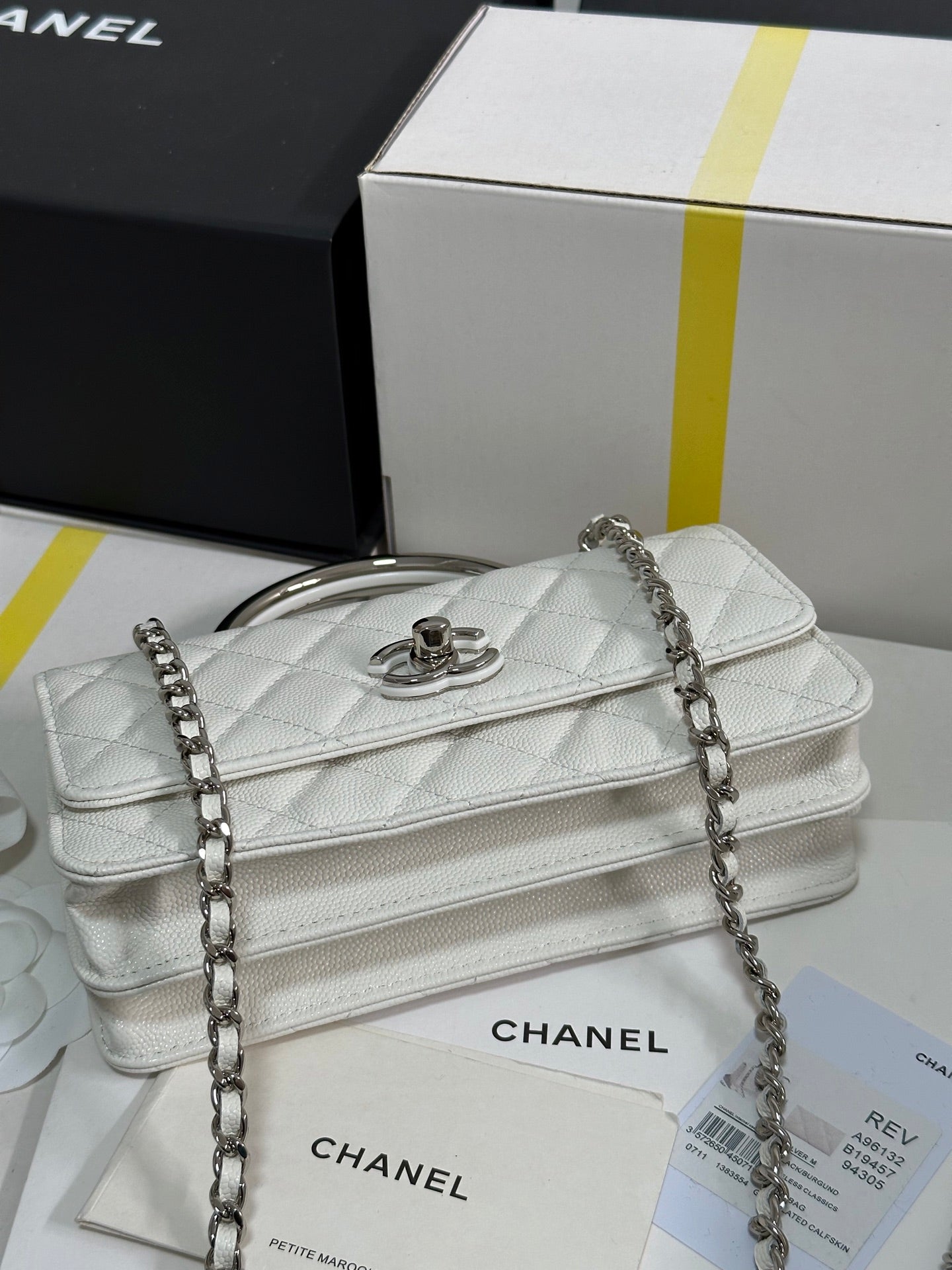 CC 25P Wallet Woc Handle 17cm White Leather Silver Hardware 243442