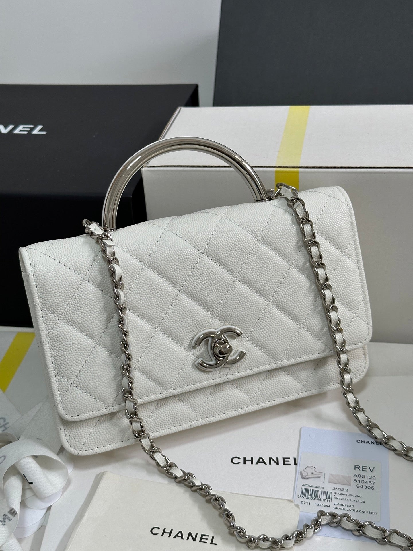 CC 25P Wallet Woc Handle 19cm White Leather Silver Hardware 243451