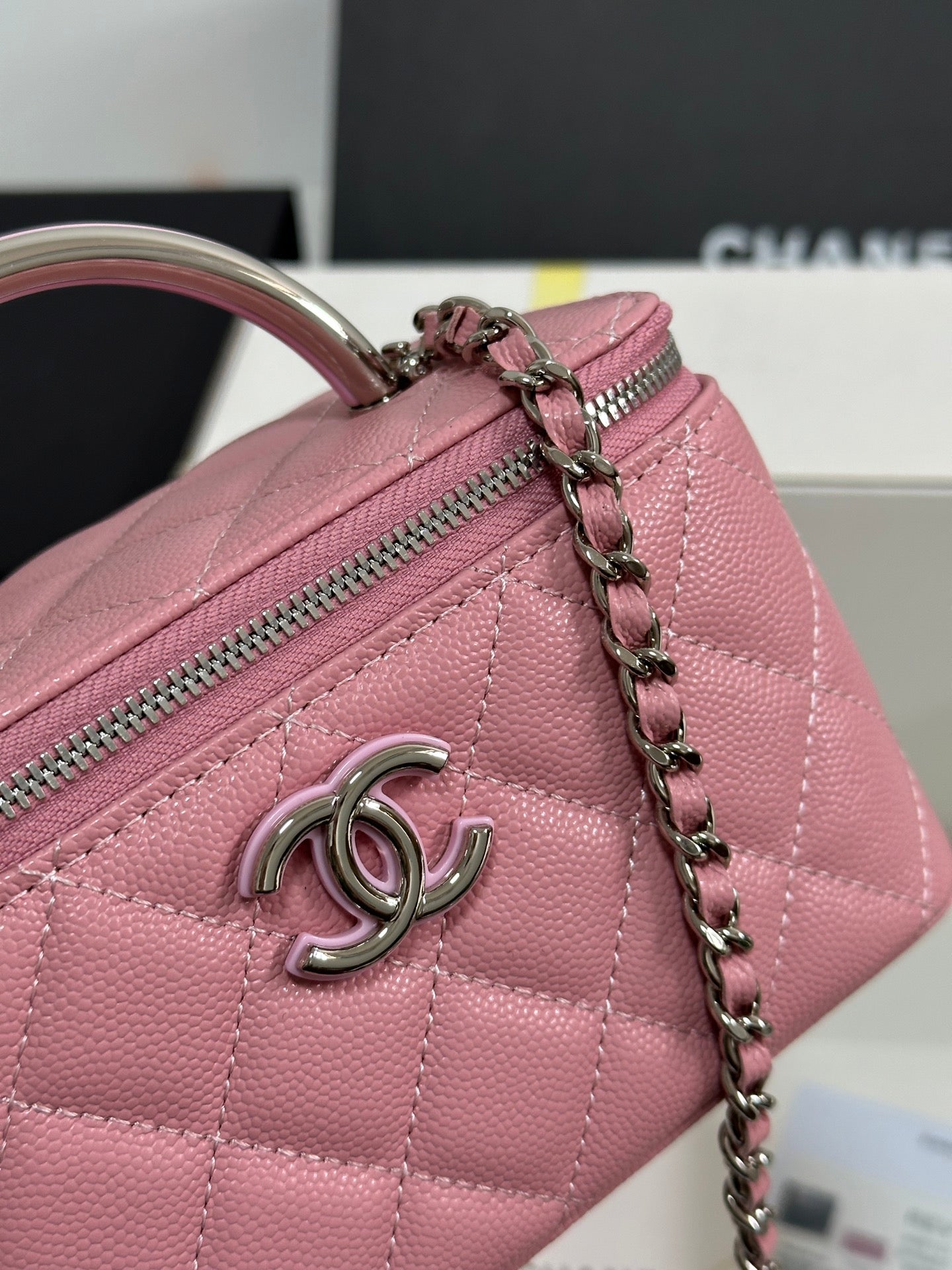 CC 25P Vanity Case 17cm Pink Pastel Leather Silver Hardware 243463