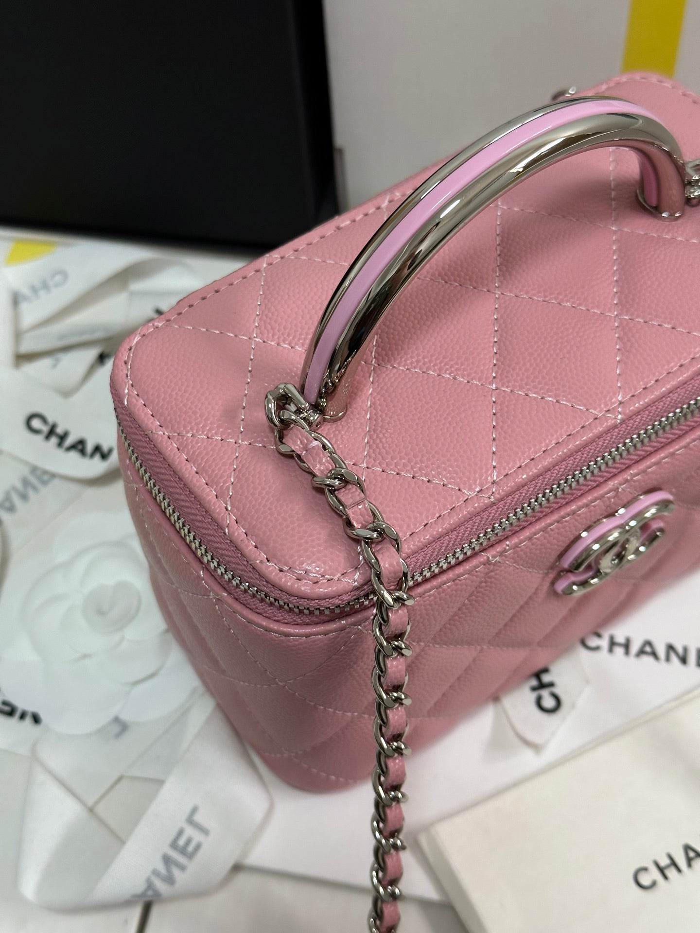 CC 25P Vanity Case 17cm Pink Pastel Leather Silver Hardware 243463