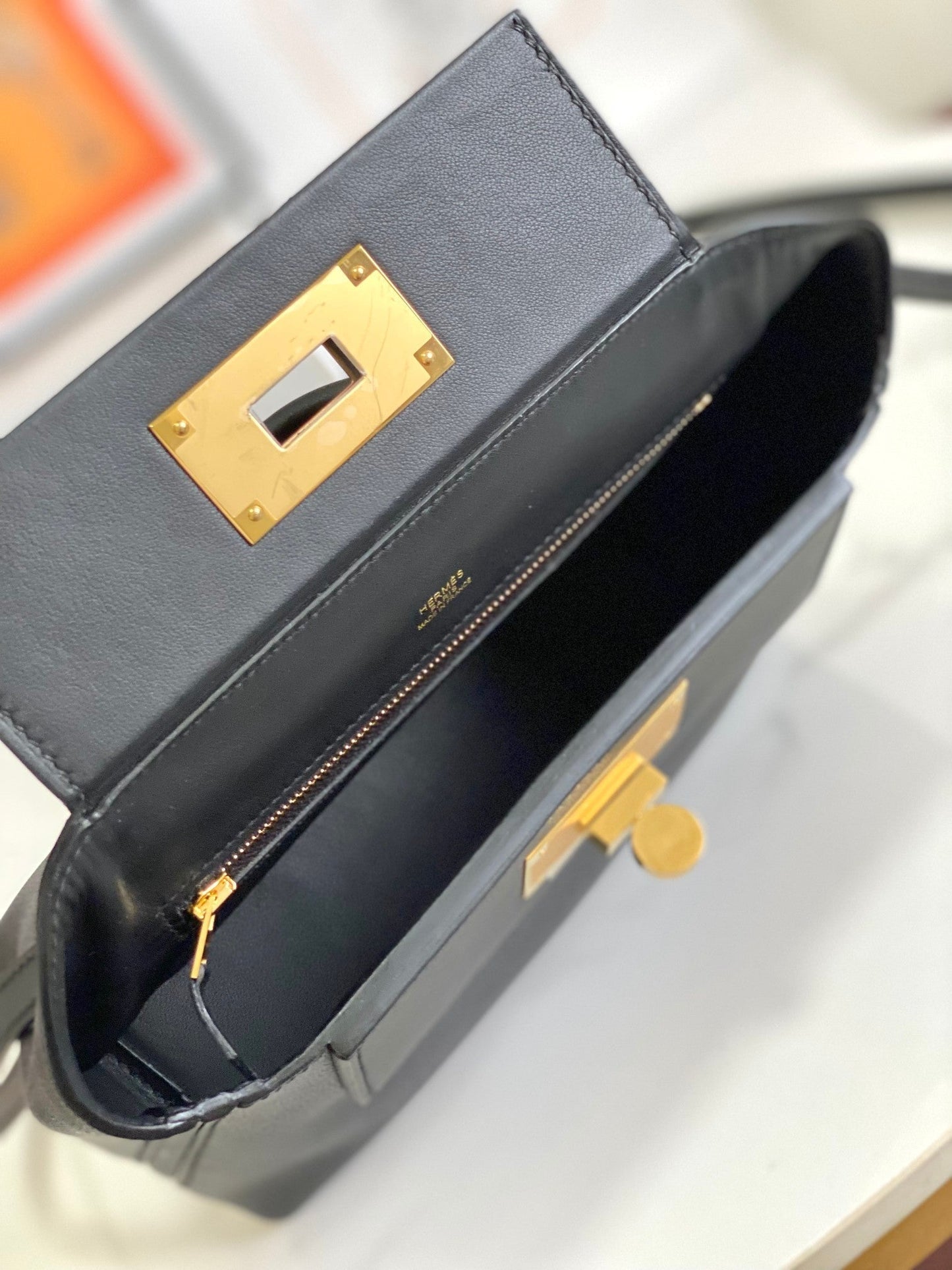 HM 24/24 Mini Bag 21cm Black Evercolor Leather Gold Hardware