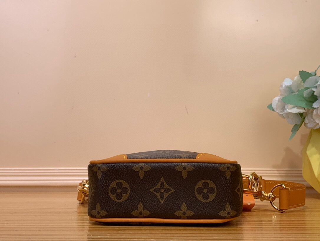 LV Danube Bd Brown Monogram Canvas 205330