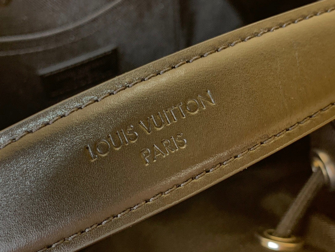 LV Noe Cargo Jmlt Black Calfskin 205342