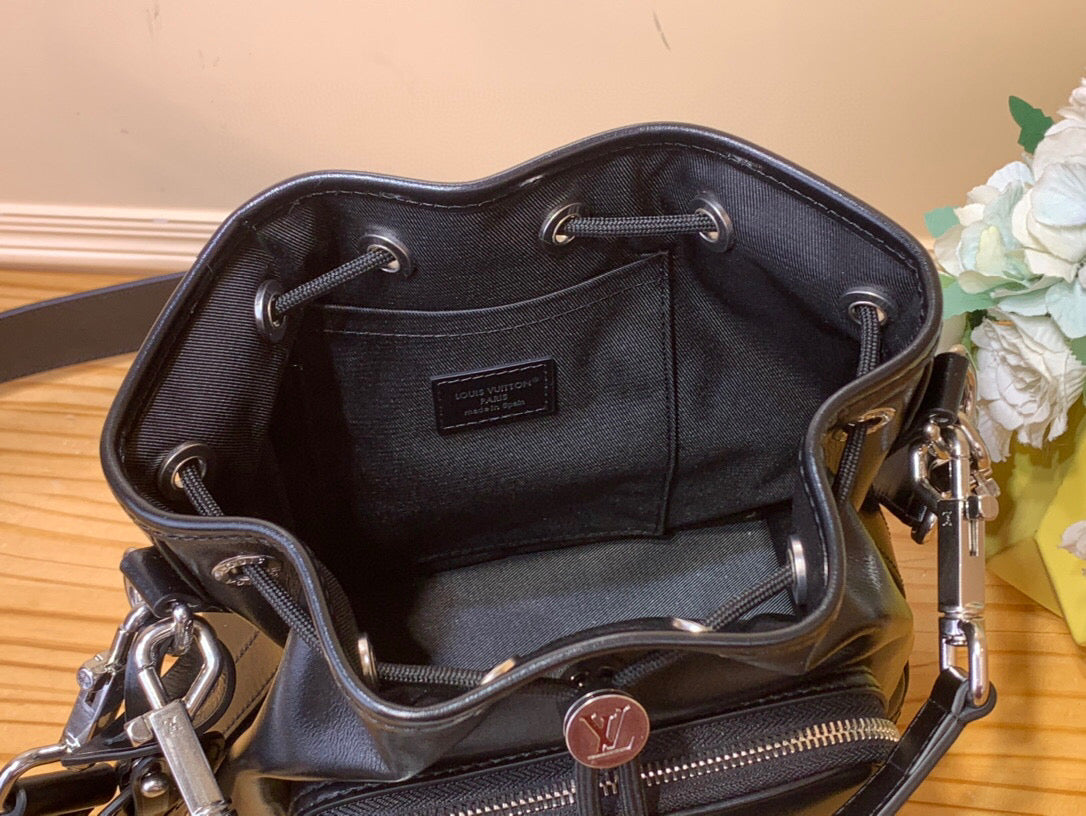 LV Noe Cargo Jmlt Black Calfskin 205342