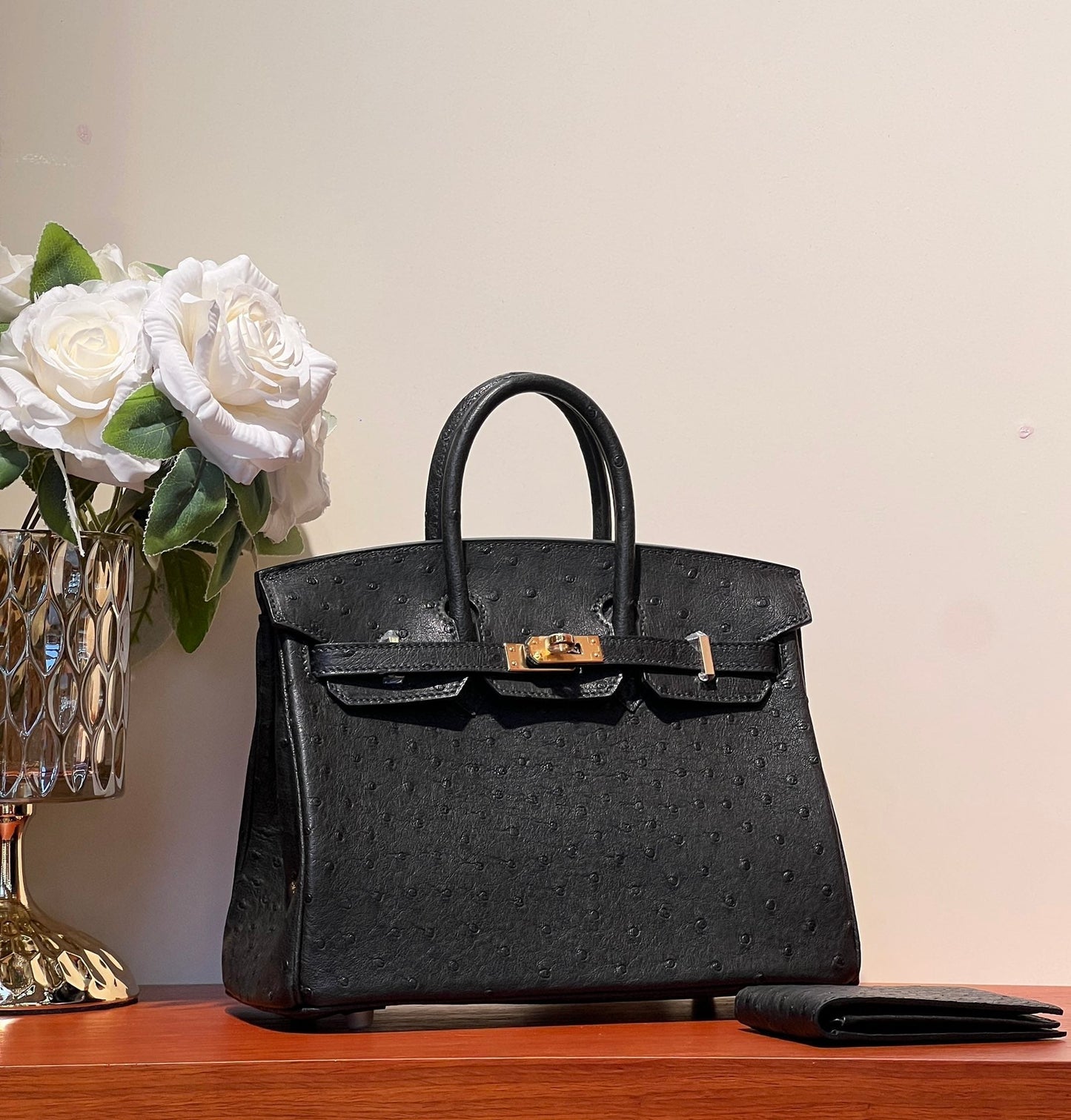 KELLY SELLIER 25 BAG IN BLACK OSTRICH LEATHER WITH GOLD HARDWARE (MADE - TO - ODER)