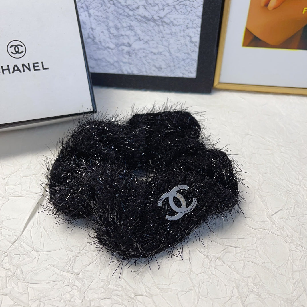 HAIR SCRUNCHIE BLACK WRINKLED FABRIC 151389