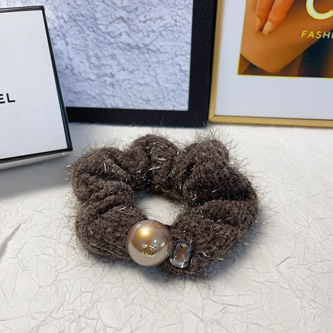 HAIR SCRUNCHIE BLACK WRINKLED FABRIC 151390