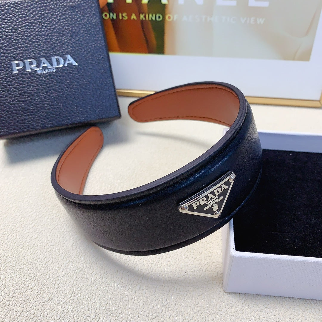 HEADBAND IN BLACK CALFSKIN 217590