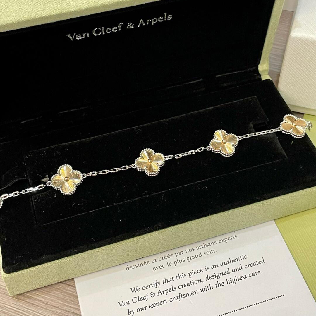 CLOVER 5 MOTIFS CHRISTMAS LIMITED EDITION BRACELET