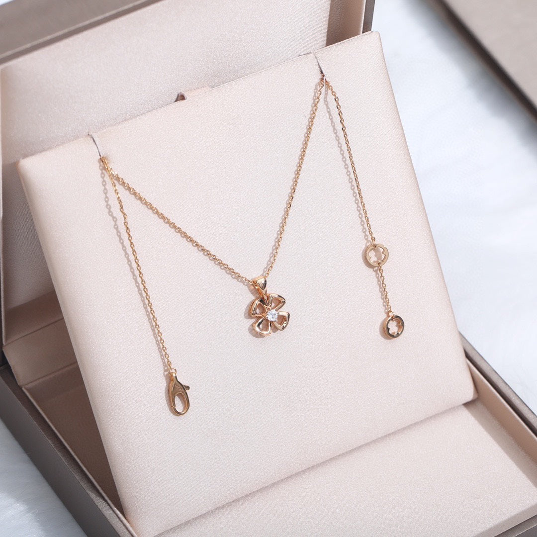 COLLIER DIANA FIOREVER CENTRE DIAMANT
