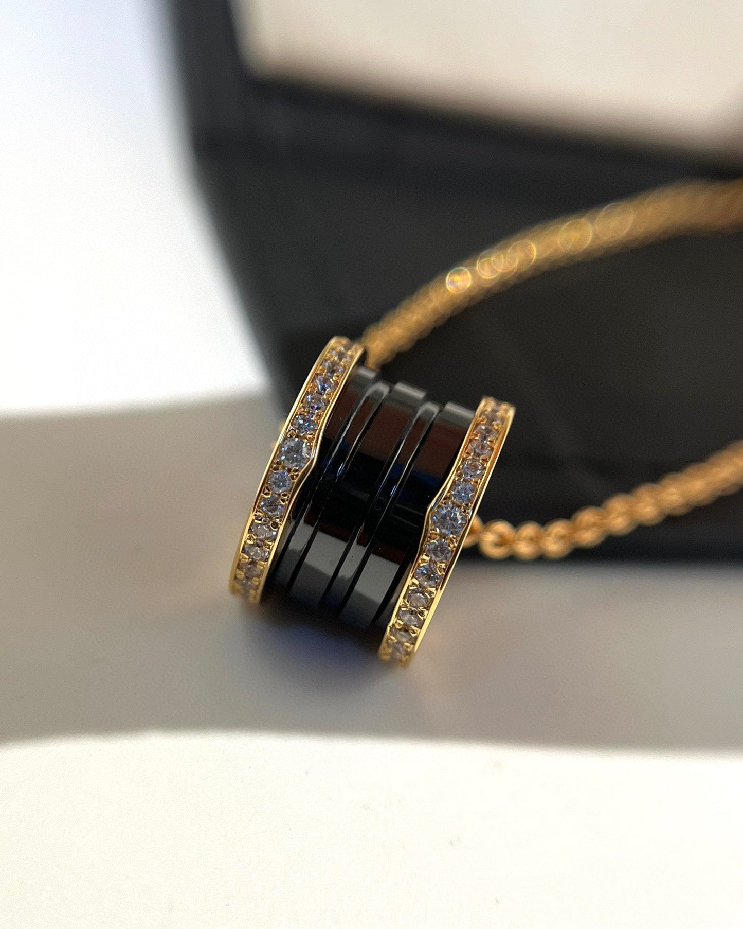 DIANA ZERO 1 BLACK CERAMIC DIAMOND PINK GOLD NECKLACE