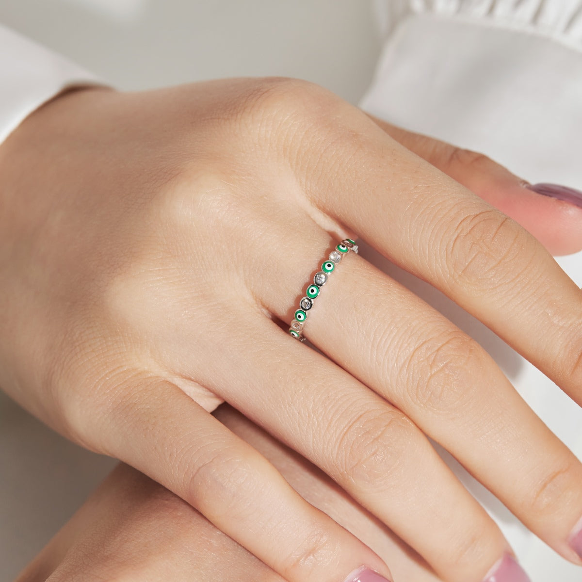 [HOT] Bague ronde vibrante et scintillante pour un usage quotidien