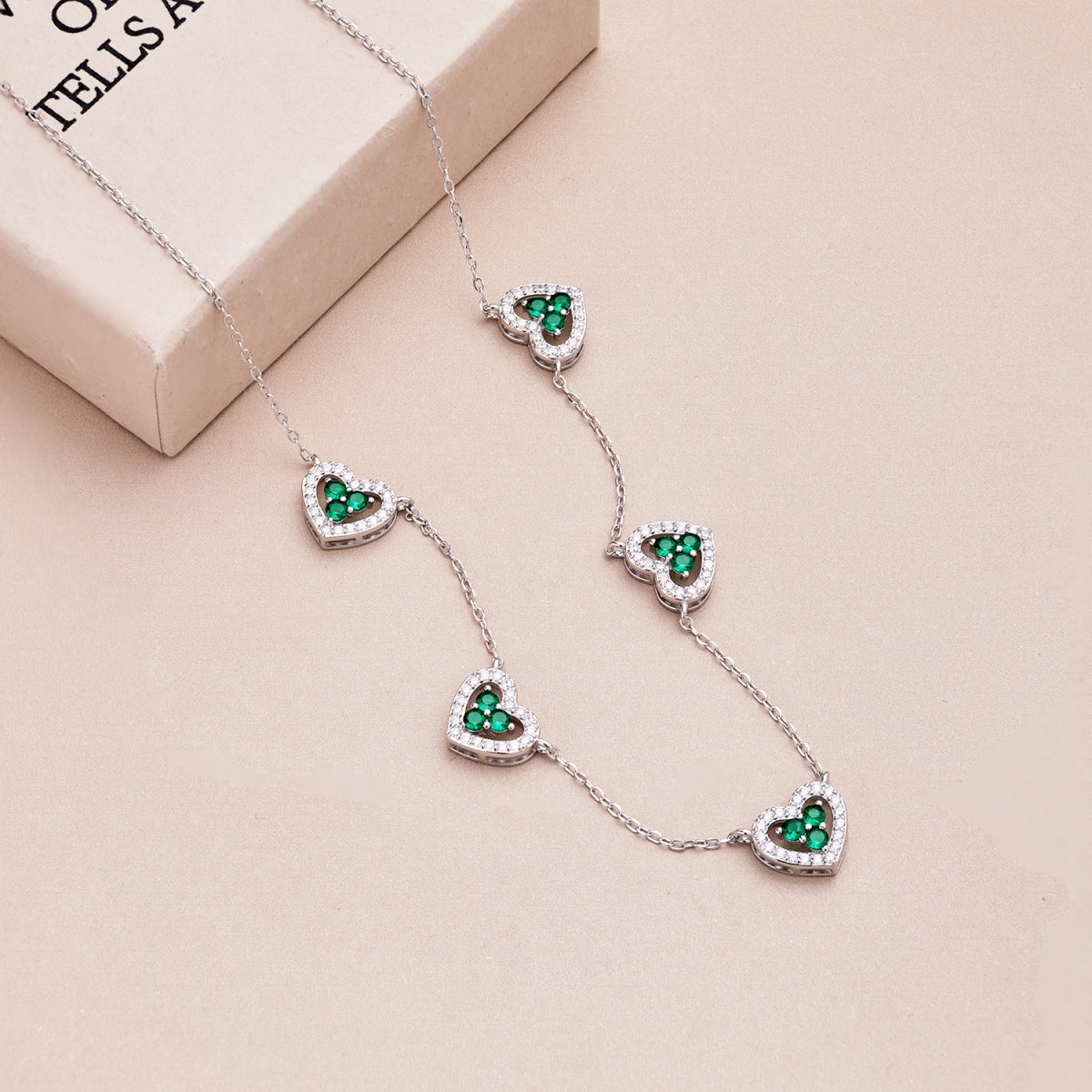 [HOT] Collier scintillant à cinq cœurs