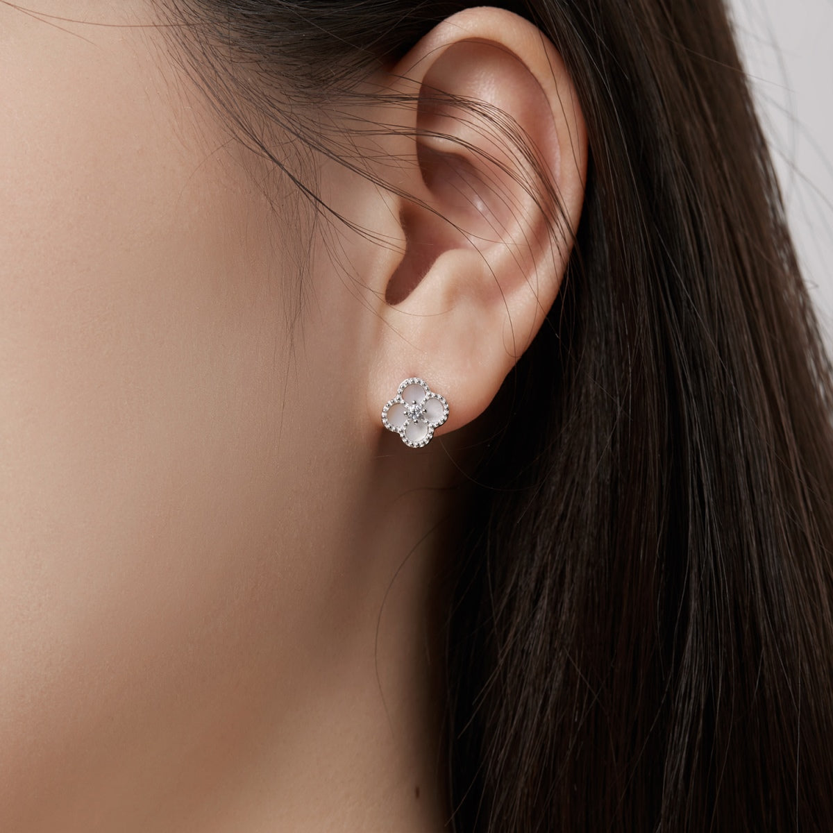 [HOT]Four-Leaf Clover Flower Shape Exquisite Earrings