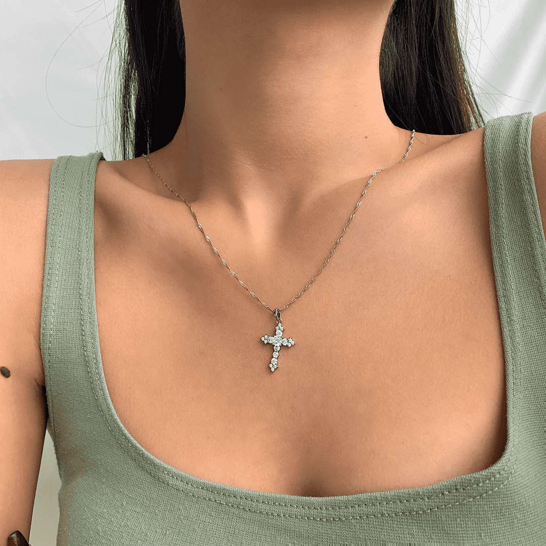 [HOT] Collier délicat en forme de croix