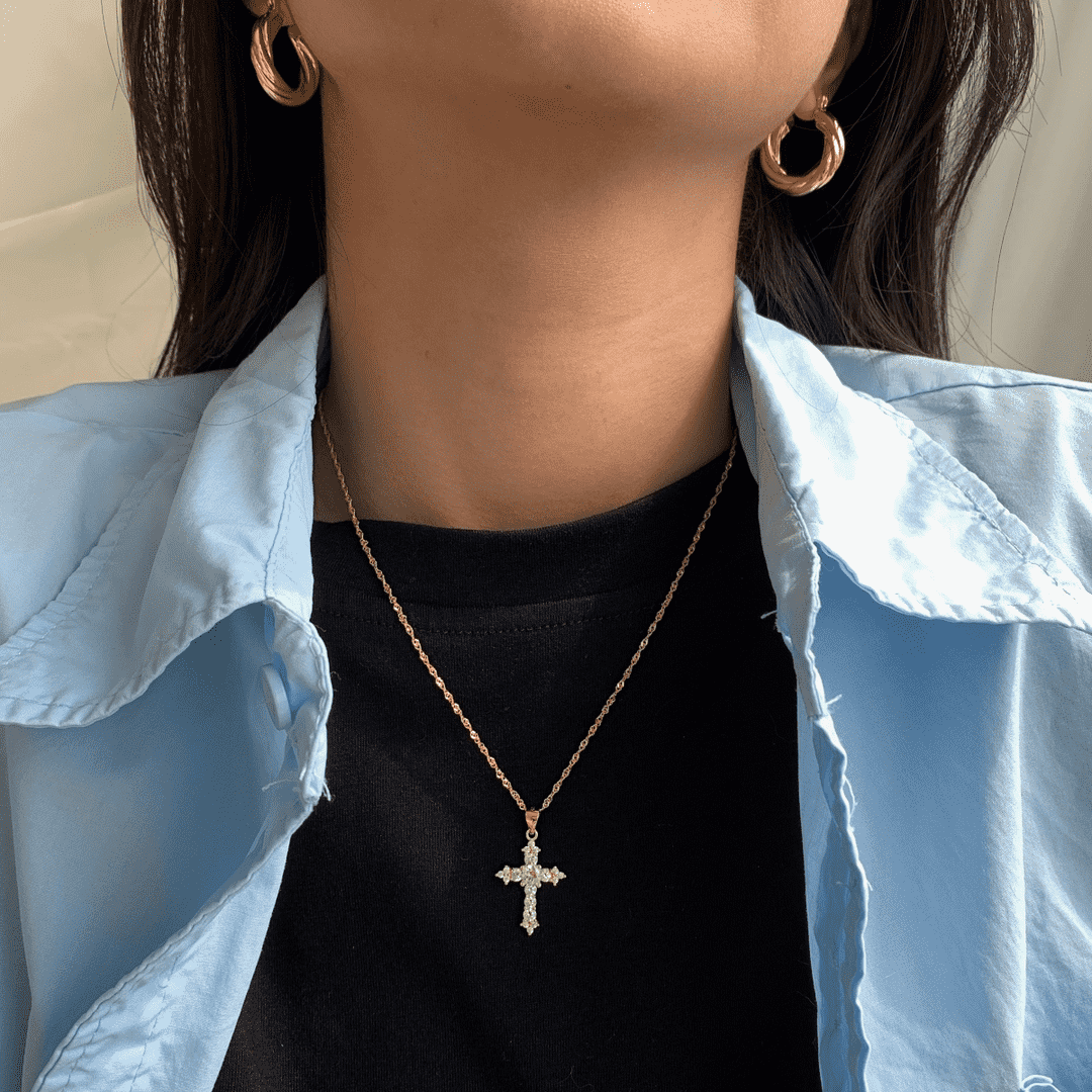 [HOT] Collier délicat en forme de croix
