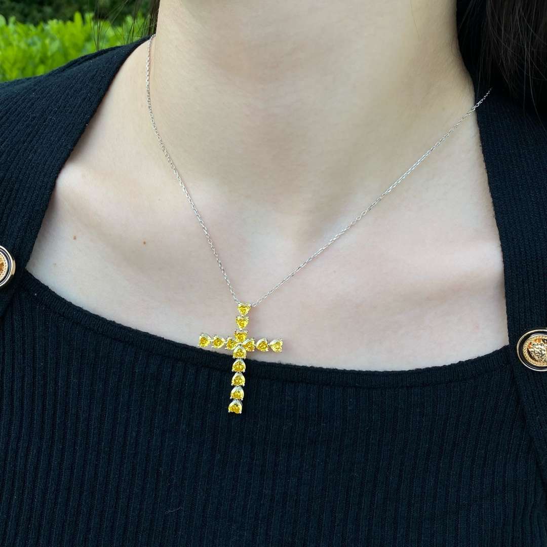 [HOT] Collier en forme de croix rayonnante