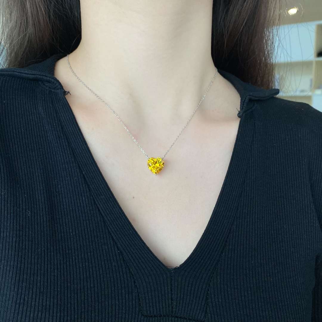 [HOT] Collier en forme de cœur rayonnant de 6,0 carats