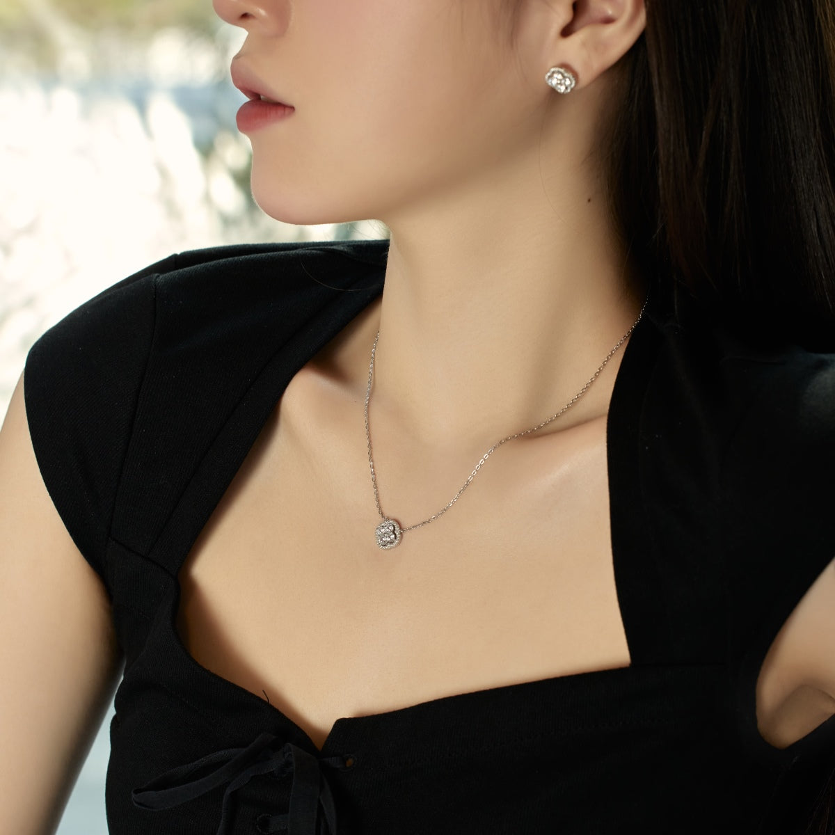 [HOT] Collier exquis avec motif de trèfle à quatre feuilles
