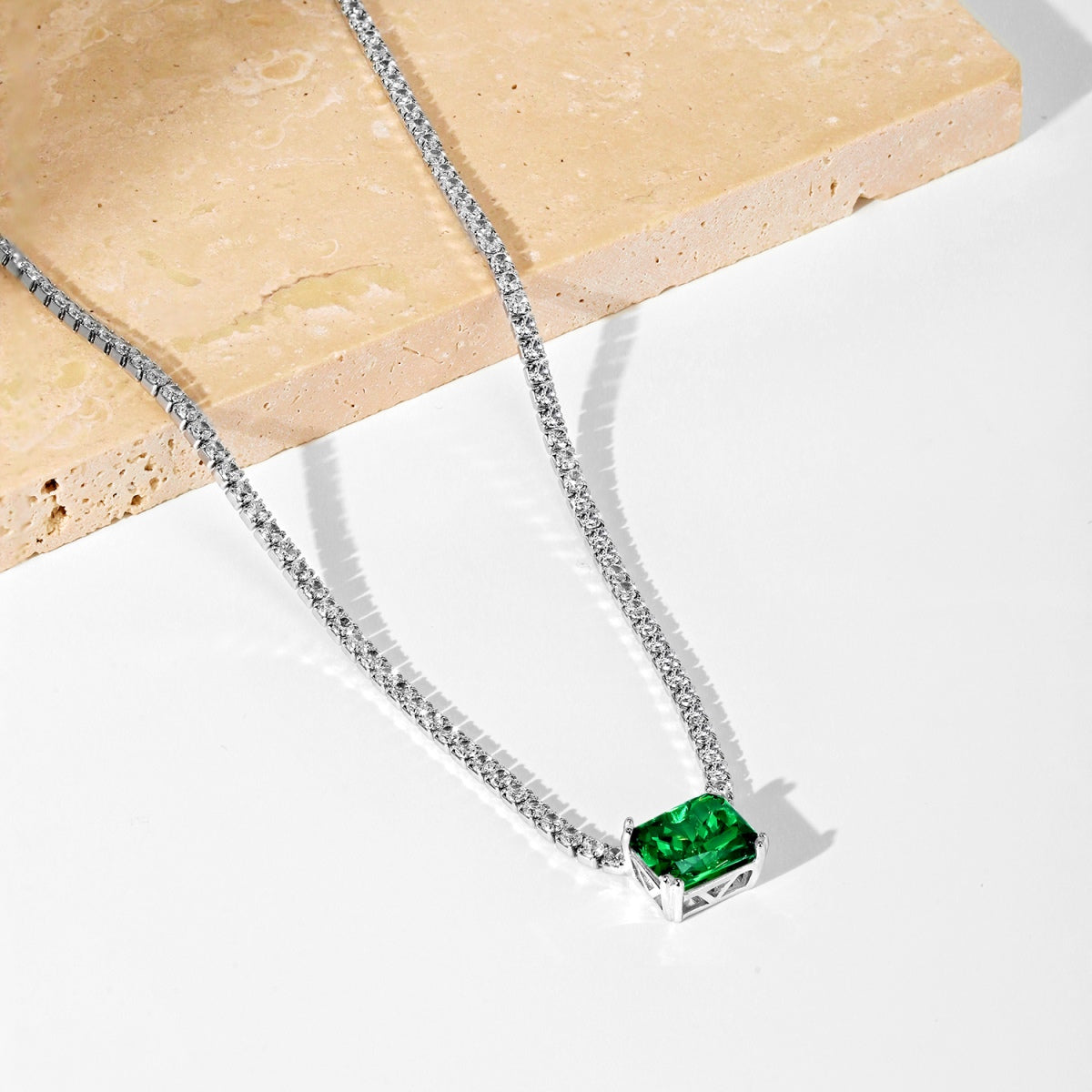 [HOT] Collier élégant taille radiant de 4,0 carats