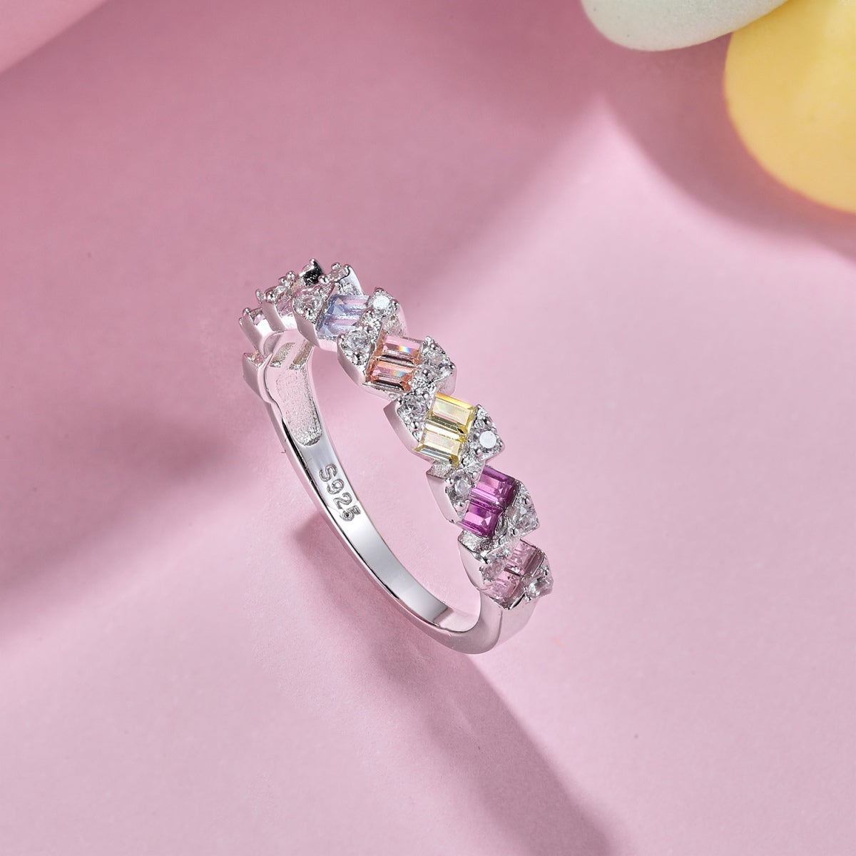 [HOT] Bague quotidienne délicate et vibrante taille émeraude