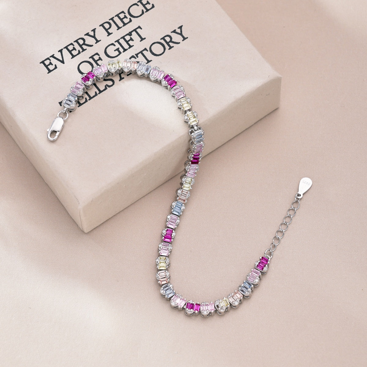 [HOT]Delicate Colorful Emerald Cut Party Bracelet